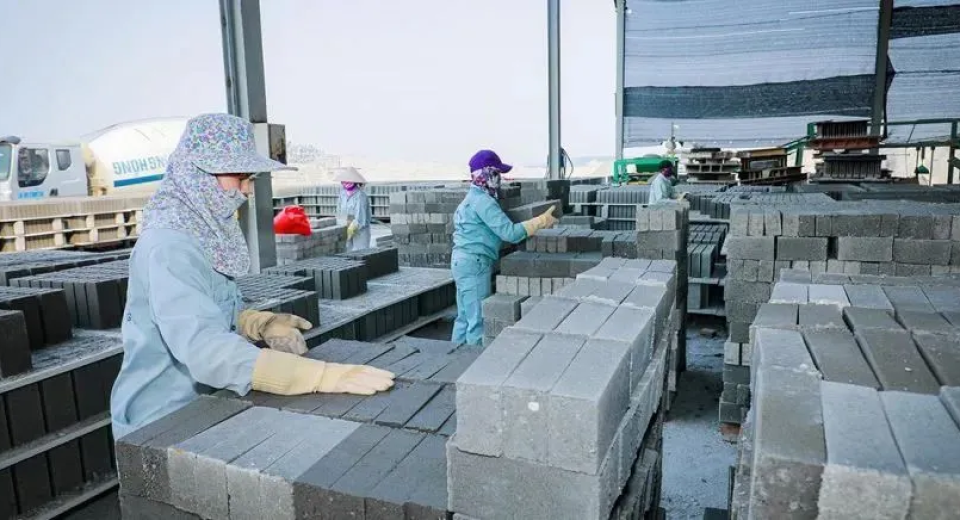 Gạch không nung - giảm tải trọng, tiết kiệm chi phí